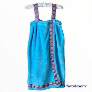 Wrap Towel with Adjustable Straps Blue with Chevron Ribbon Accents